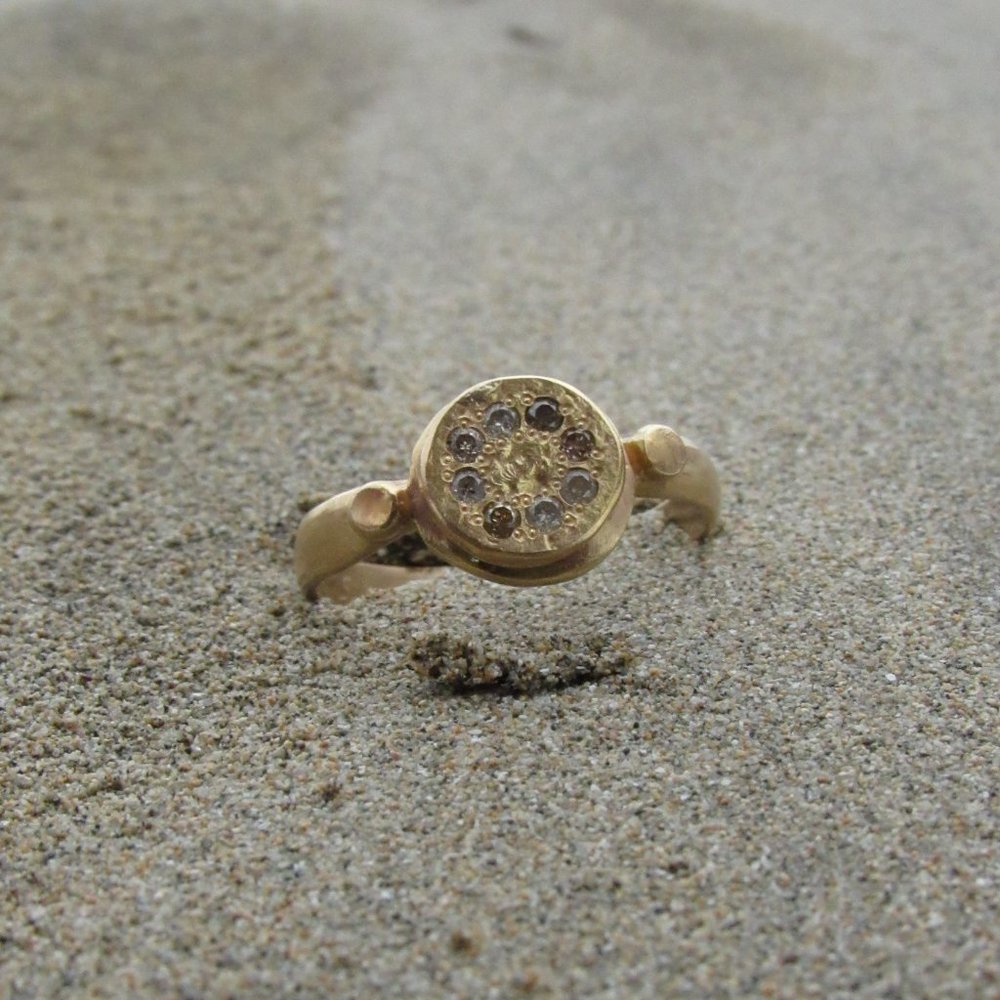 Gold diamonds ring. - Picture 9 of 9